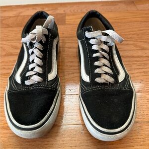 Vans Black and White OFF THE WALL OLD SKOOL SUEDE/CANVAS SHOES/SNEAKERS
LOW TOP